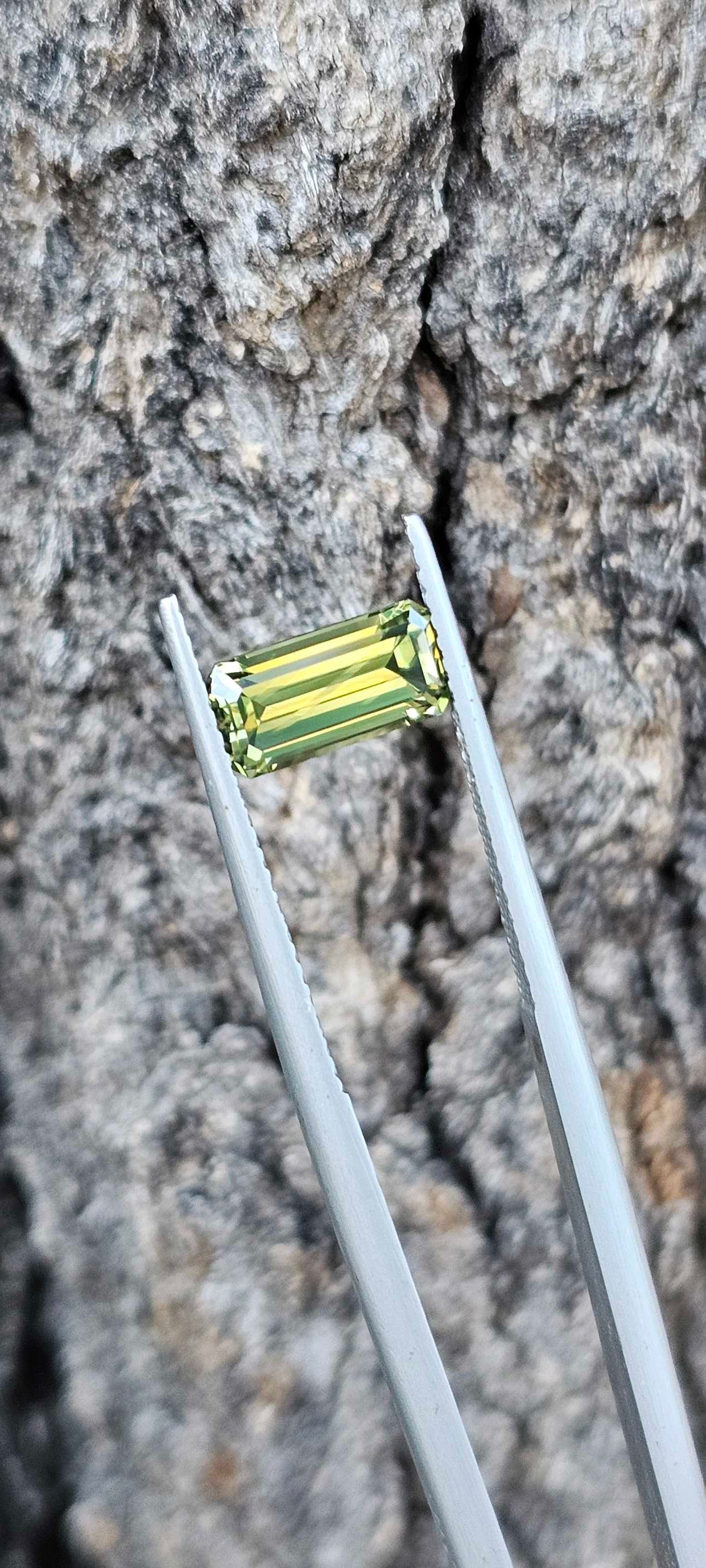 1.960ct pale green emerald cut sapphire - Evolution Gemstones