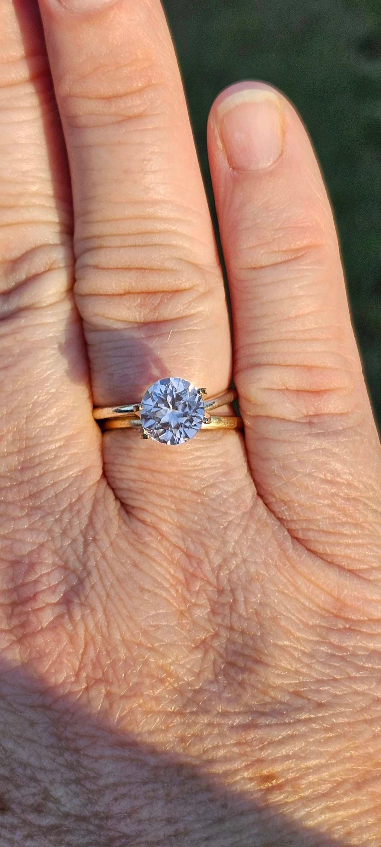 2.5ct Harts Range Zircon - Evolution Gemstones