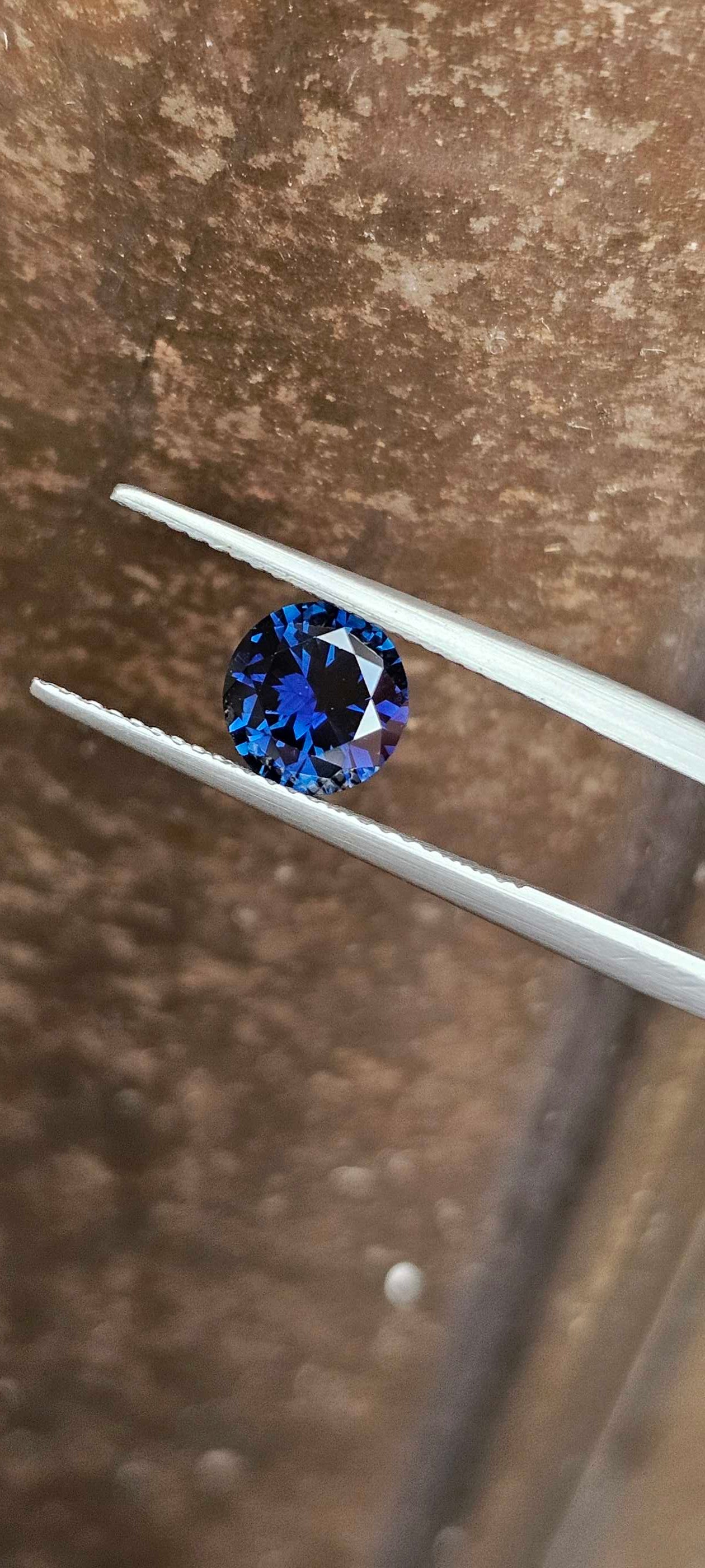 1.535ct midnight blue violet sapphire - Evolution Gemstones