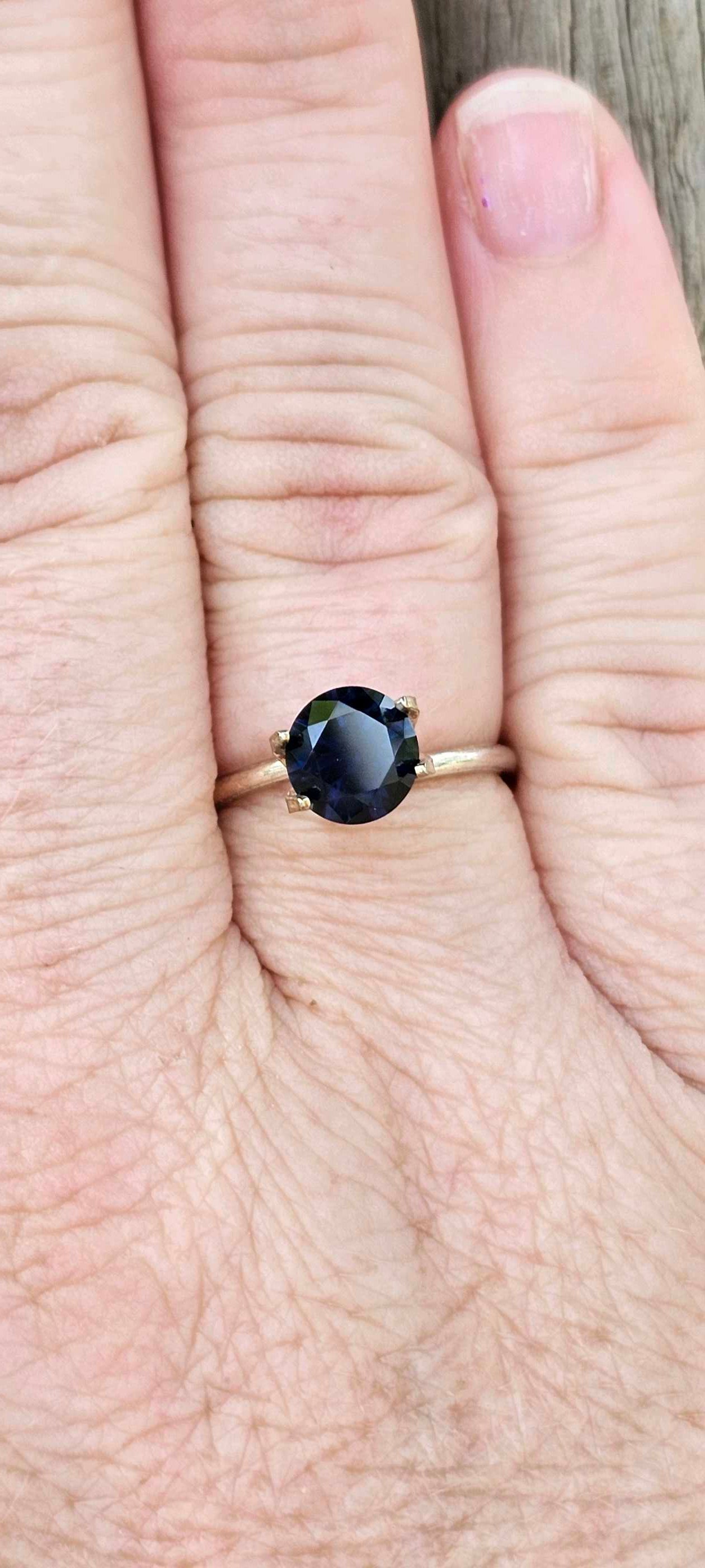 1.535ct midnight blue violet sapphire - Evolution Gemstones