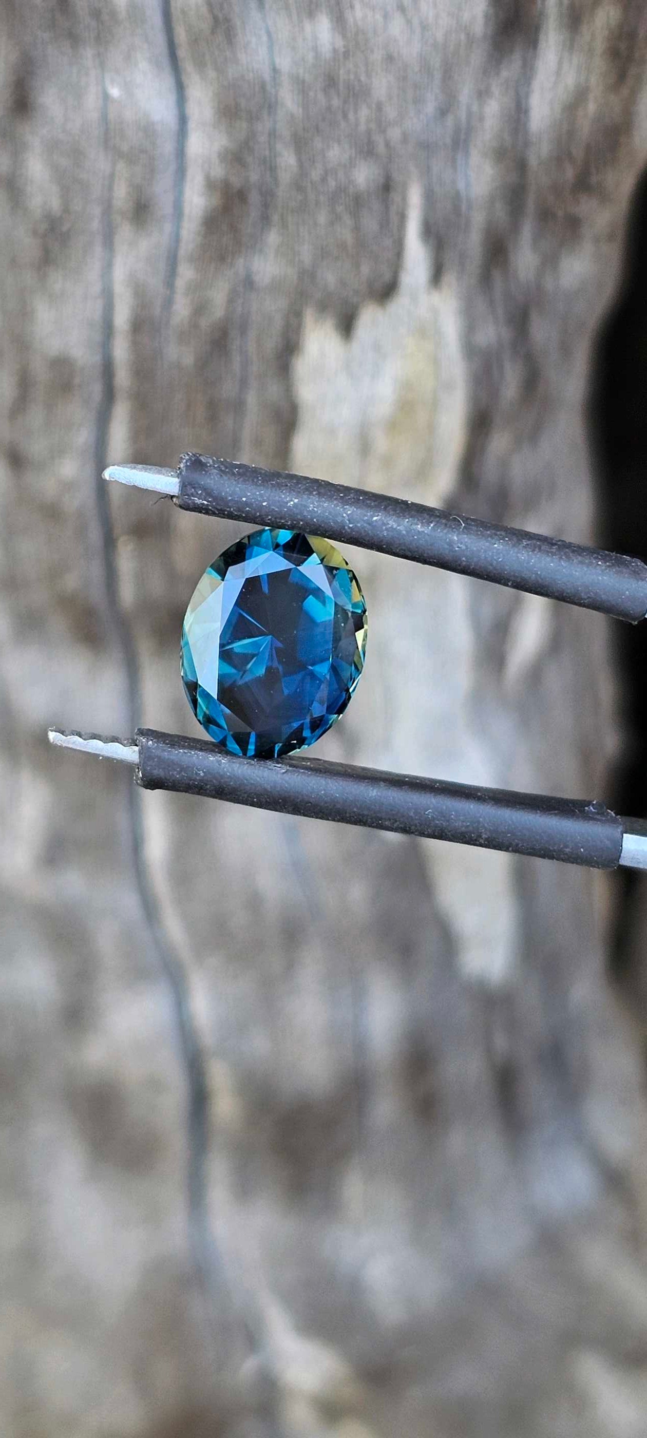 3ct Oval Parti Sapphire - Evolution Gemstones