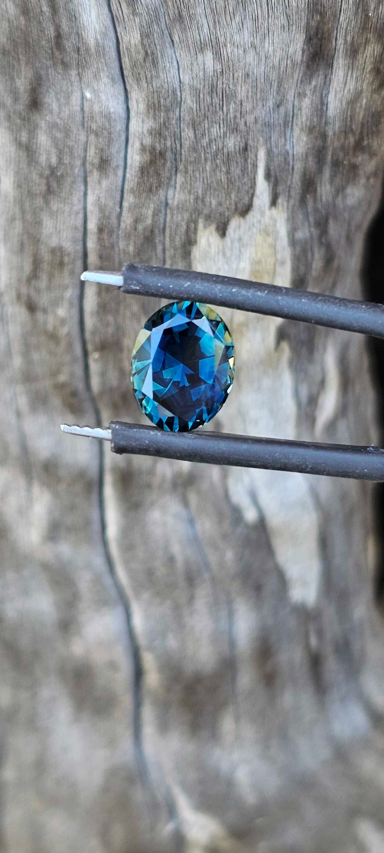 3ct Oval Parti Sapphire - Evolution Gemstones