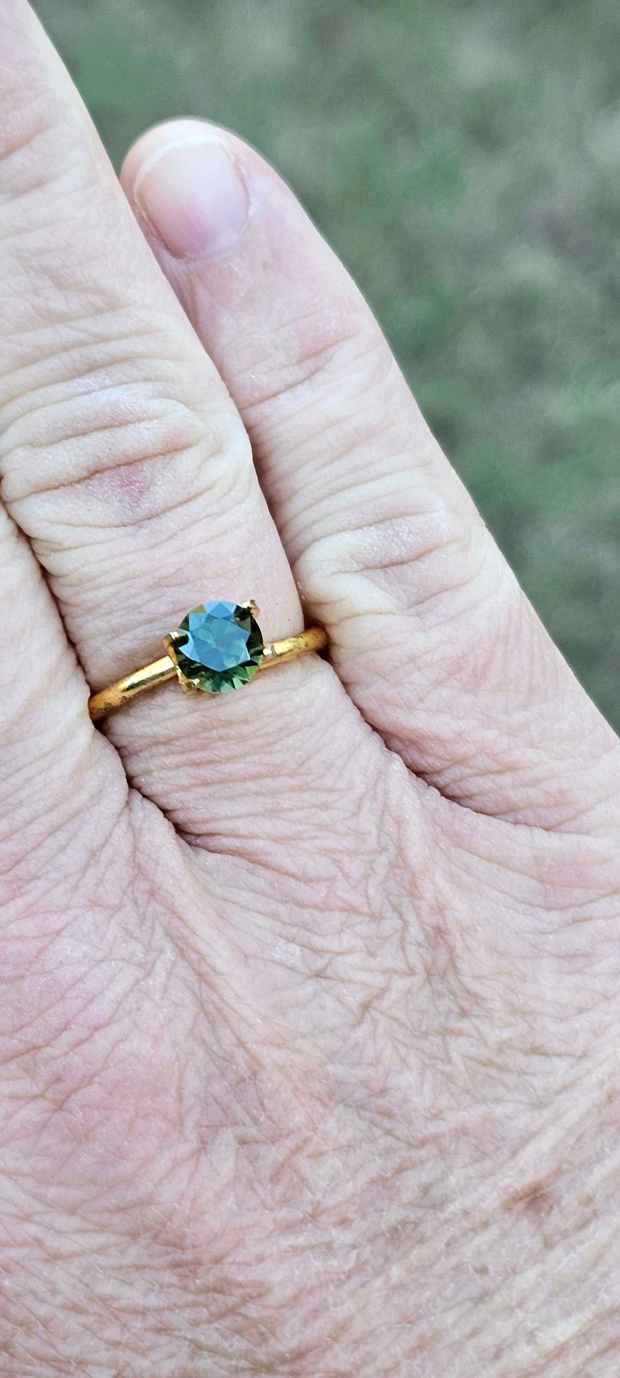 1.315ct Peppered green sapphire - Evolution Gemstones