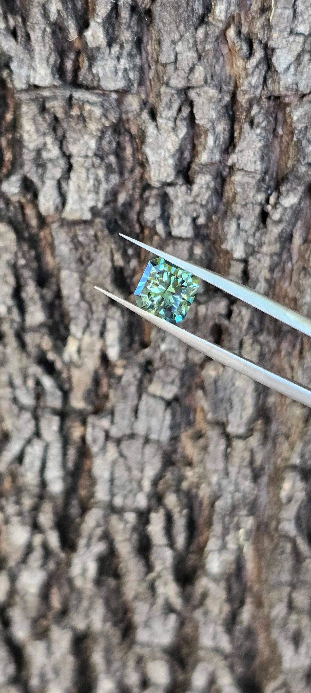 2.5ct Parti Square Emerald Cut Sapphire - Evolution Gemstones