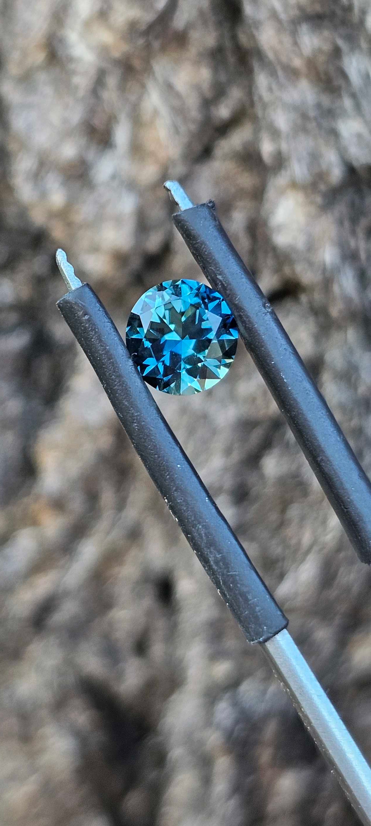 0.805ct Devine blue sapphire - Evolution Gemstones