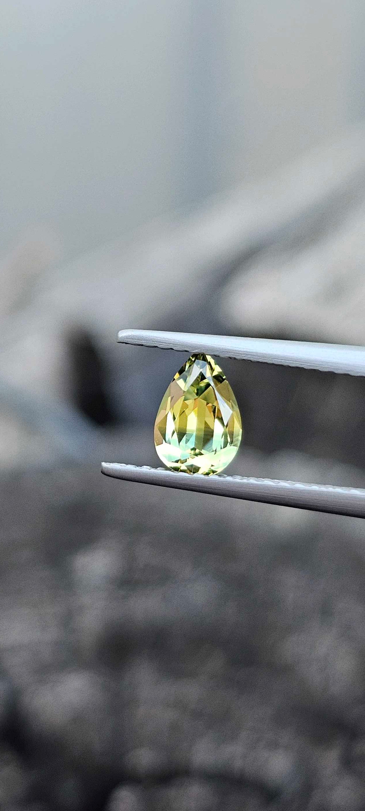 0.835ct Yellow Blue Parti Sapphire - Evolution Gemstones