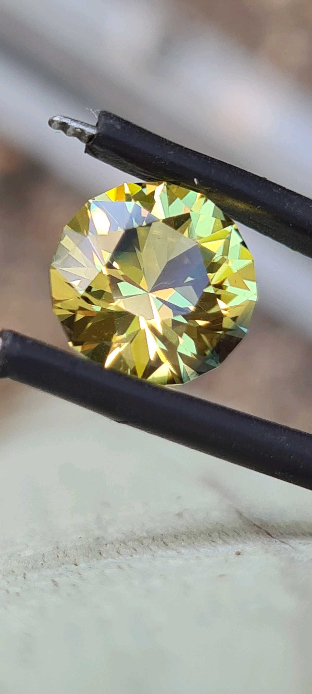 3.85ct Yellow Parti Sapphire - Evolution Gemstones