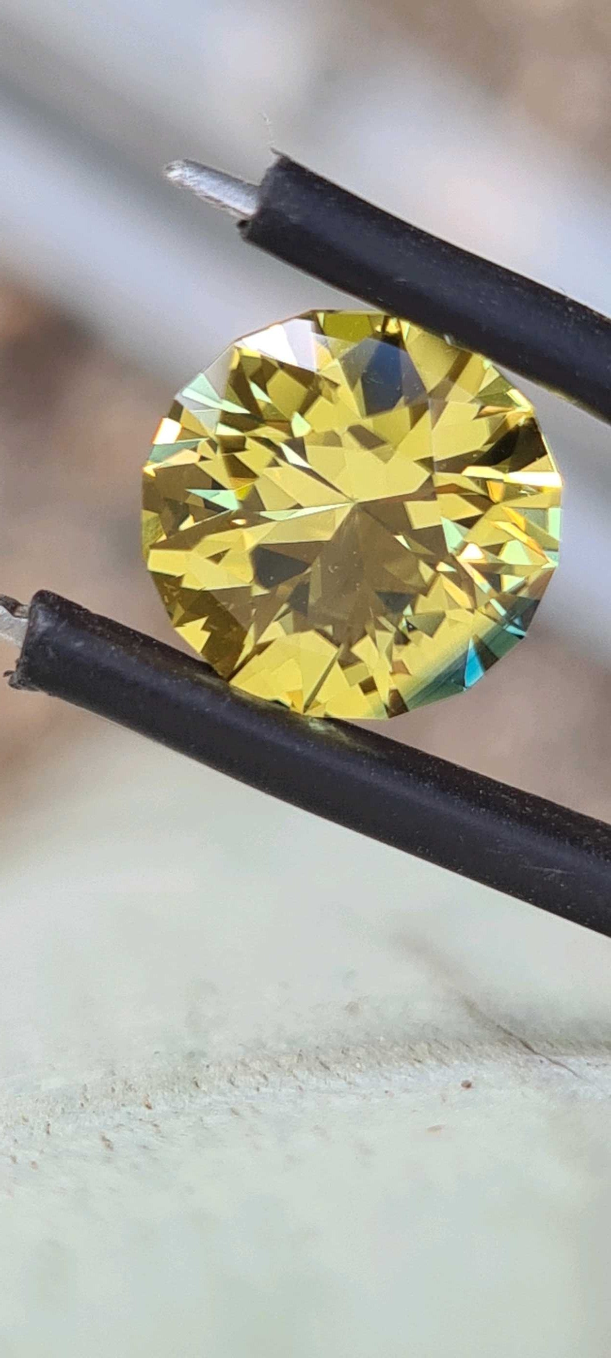 3.85ct Yellow Parti Sapphire - Evolution Gemstones