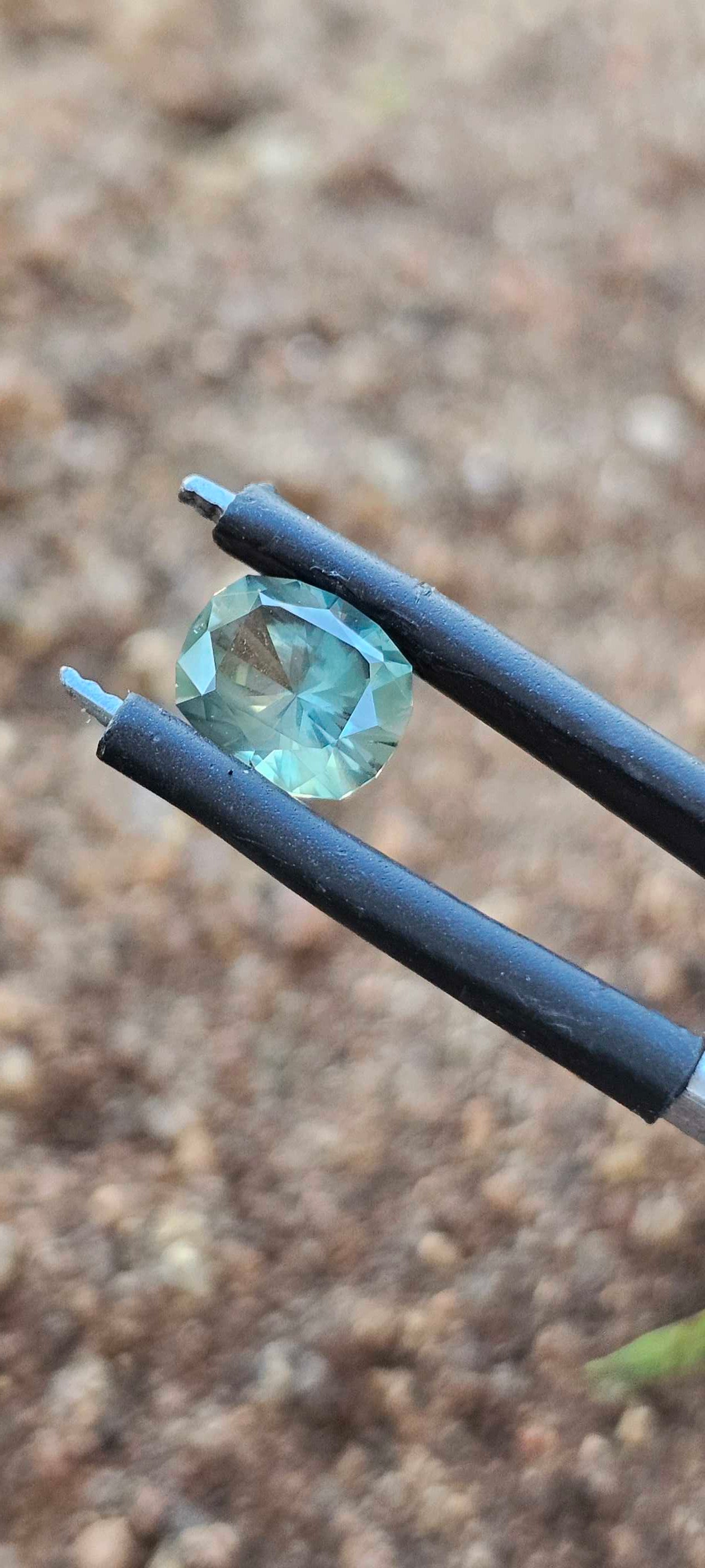 Pale Greeny Blue Sapphire 1.25ct - Evolution Gemstones