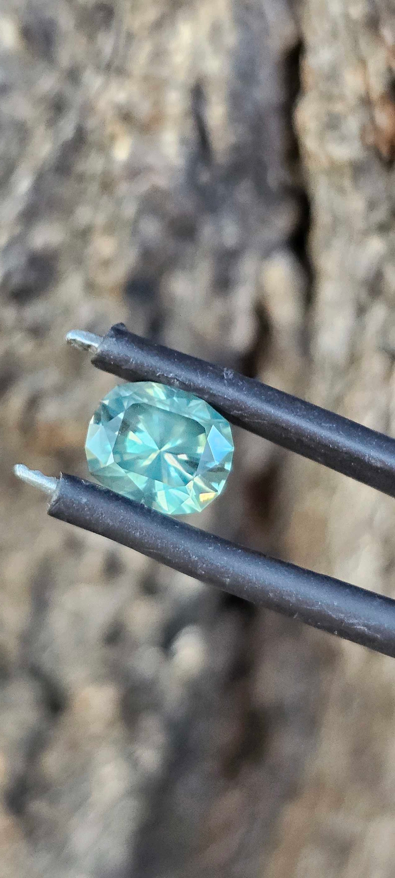 Pale Greeny Blue Sapphire 1.25ct - Evolution Gemstones