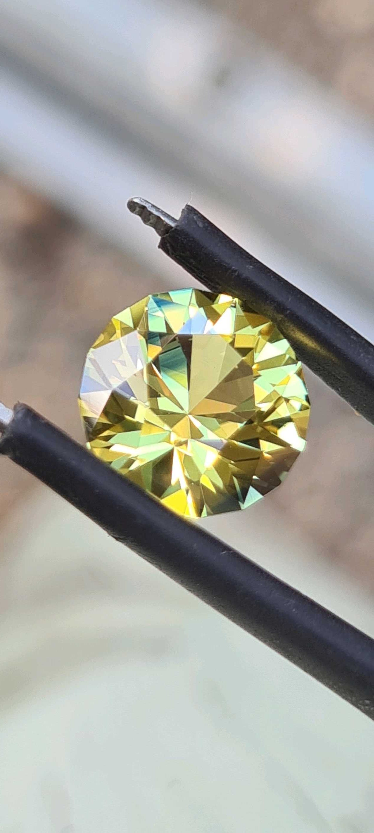 3.85ct Yellow Parti Sapphire - Evolution Gemstones