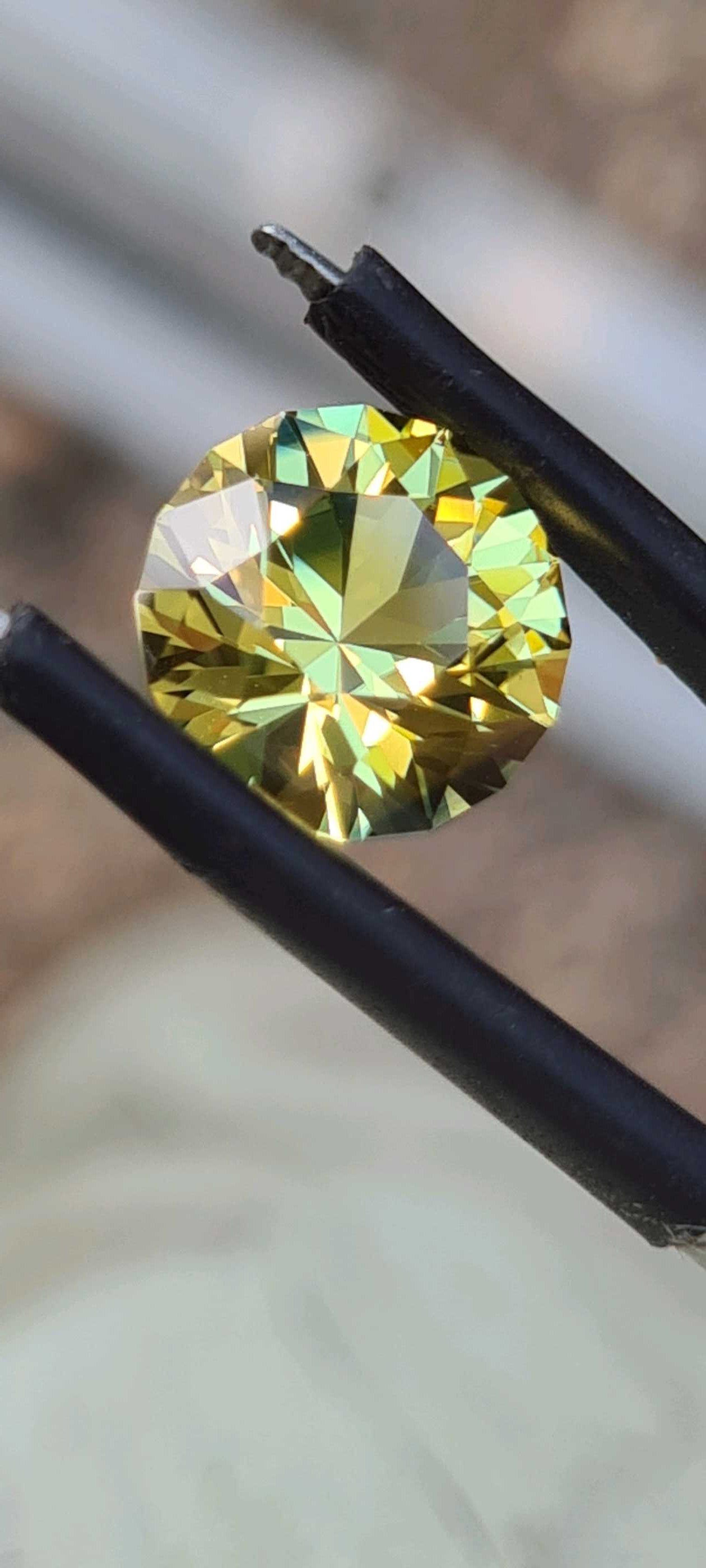 3.85ct Yellow Parti Sapphire - Evolution Gemstones