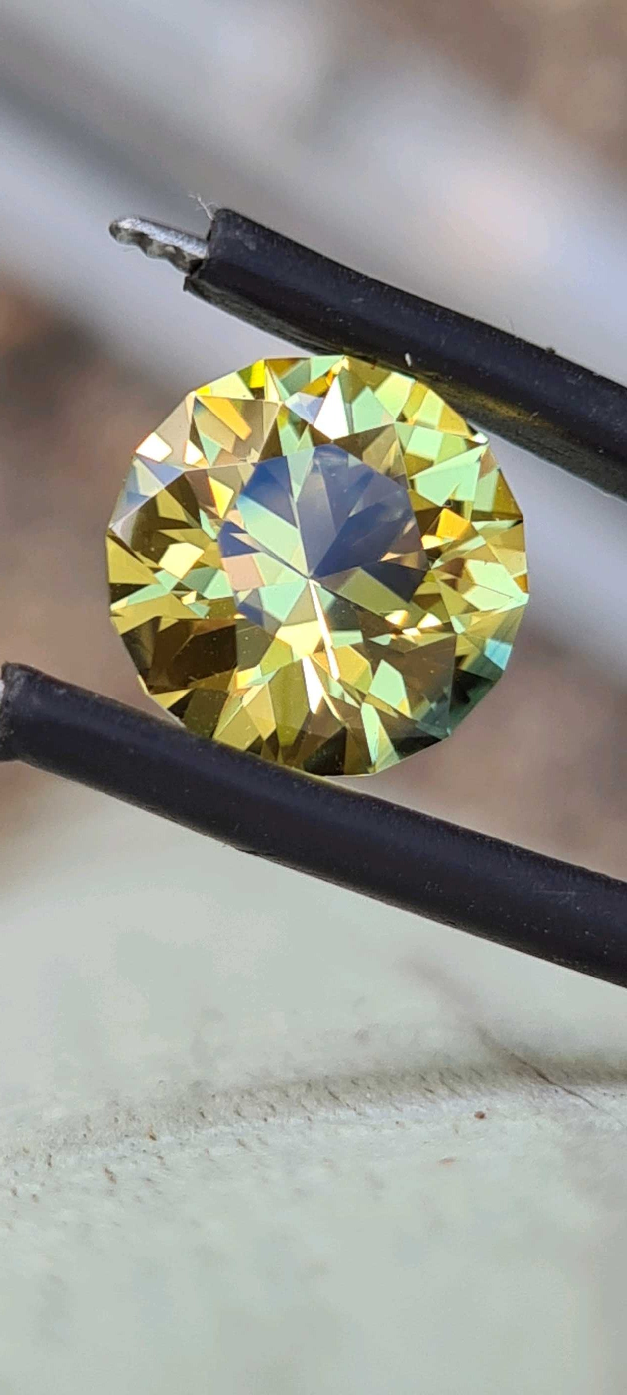 3.85ct Yellow Parti Sapphire - Evolution Gemstones