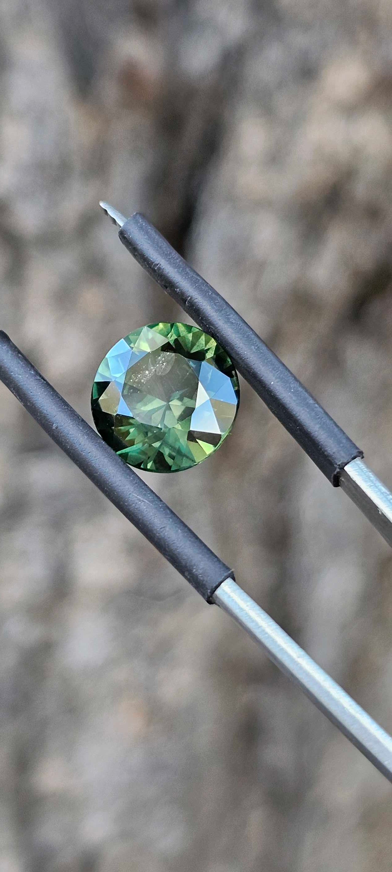 2.89ct Strong Green Australian Sapphire - Evolution Gemstones