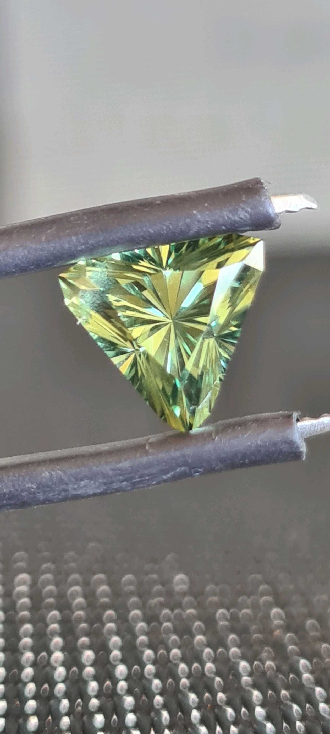 1.8ct Stunning Green Triangle Sapphire - Evolution Gemstones