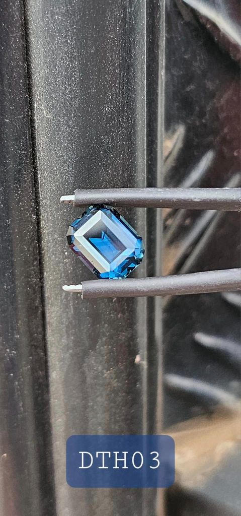 Bold Blue Sapphire 2.840ct - Evolution Gemstones