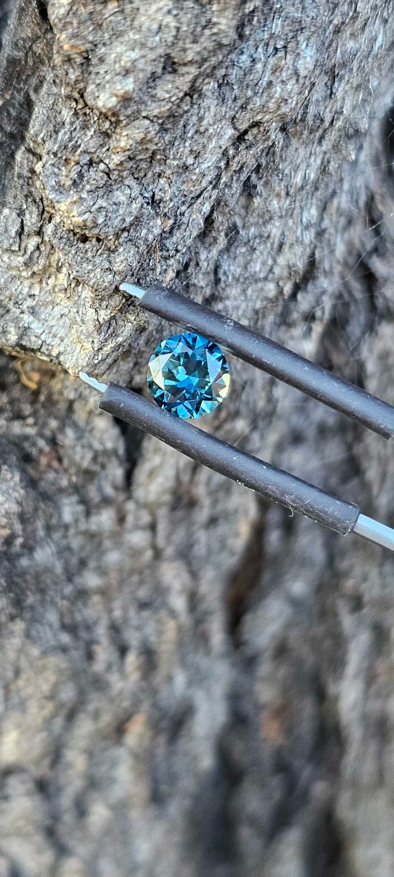 0.805ct Devine blue sapphire - Evolution Gemstones