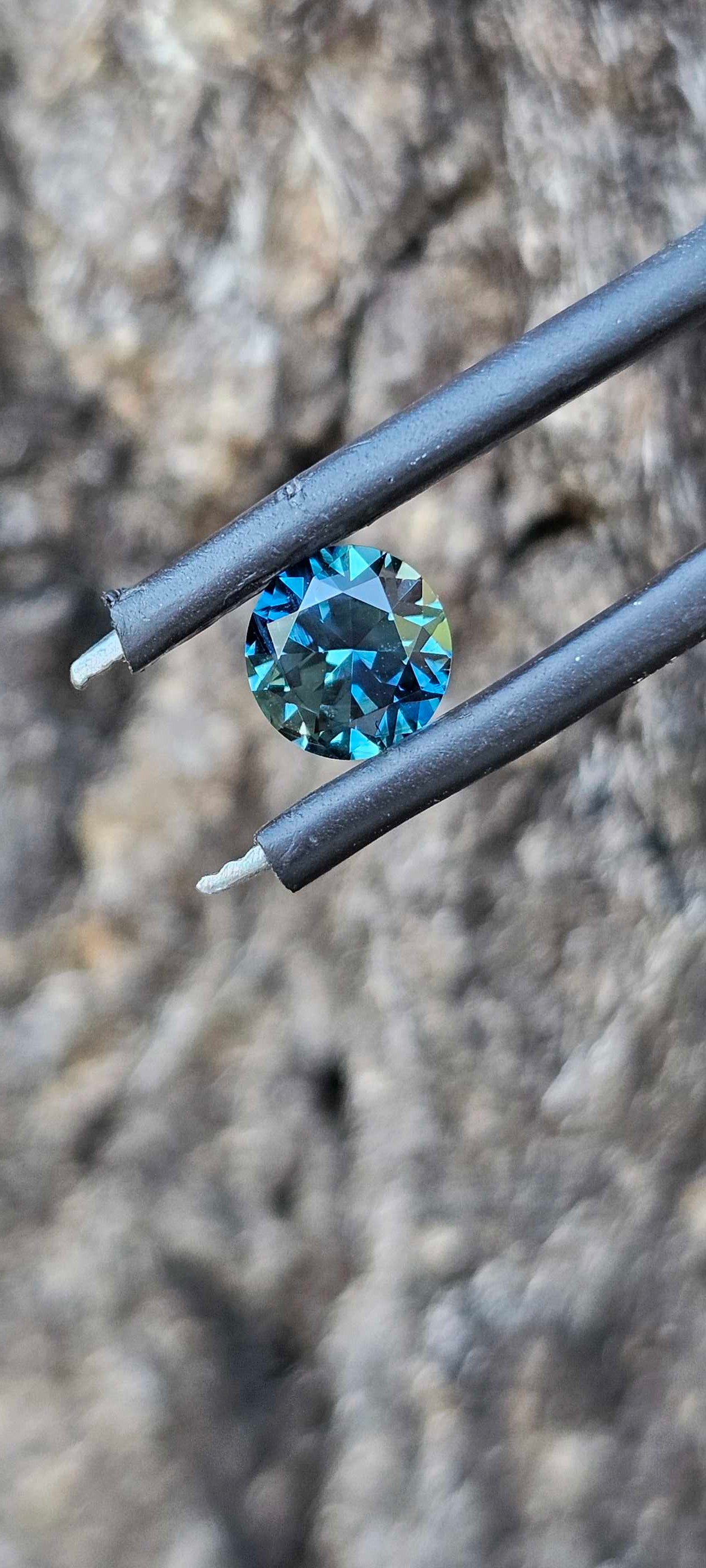 0.805ct Devine blue sapphire - Evolution Gemstones