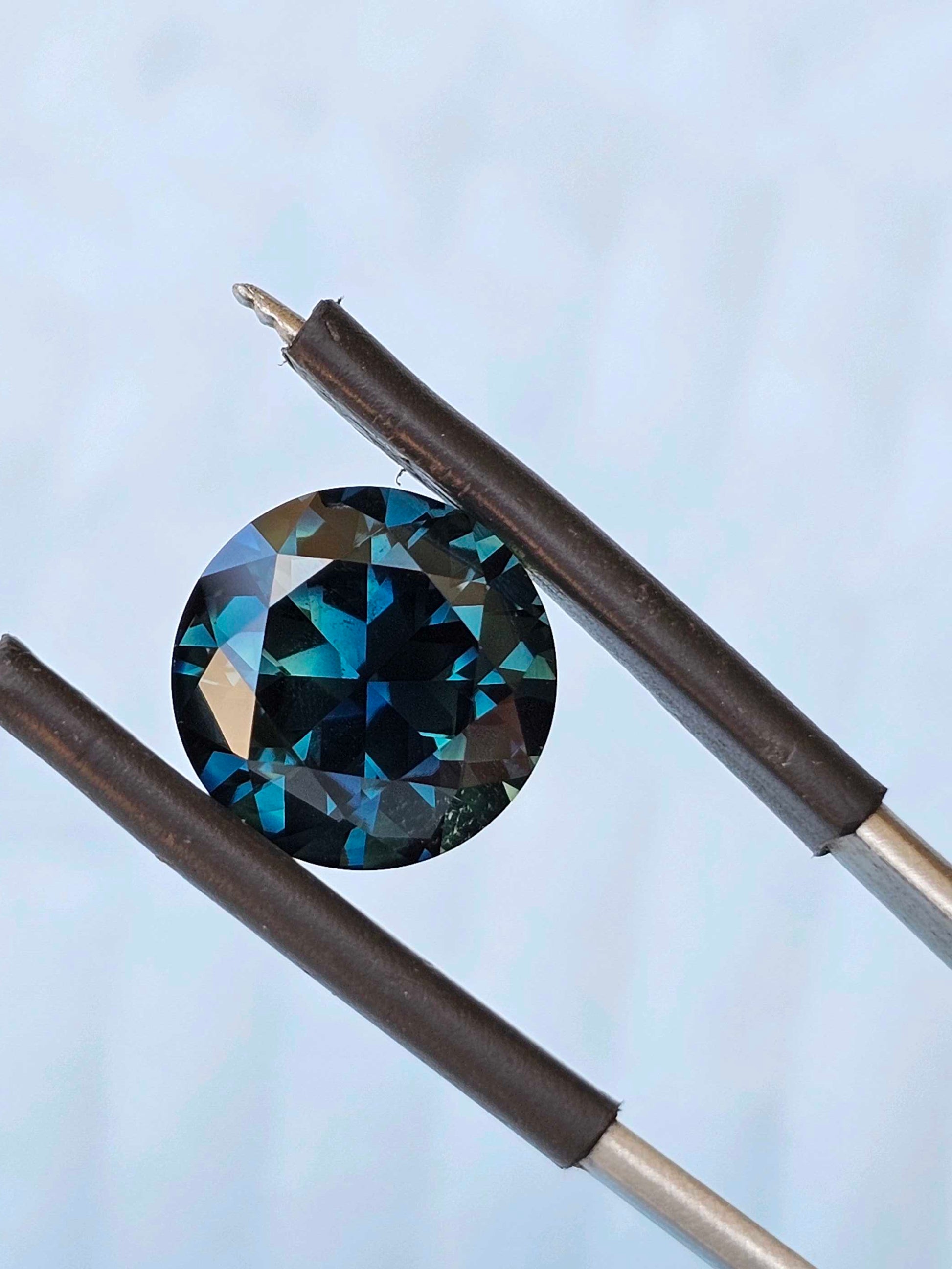 Impressive 4.550ct Australian Blue Sapphire - Evolution Gemstones