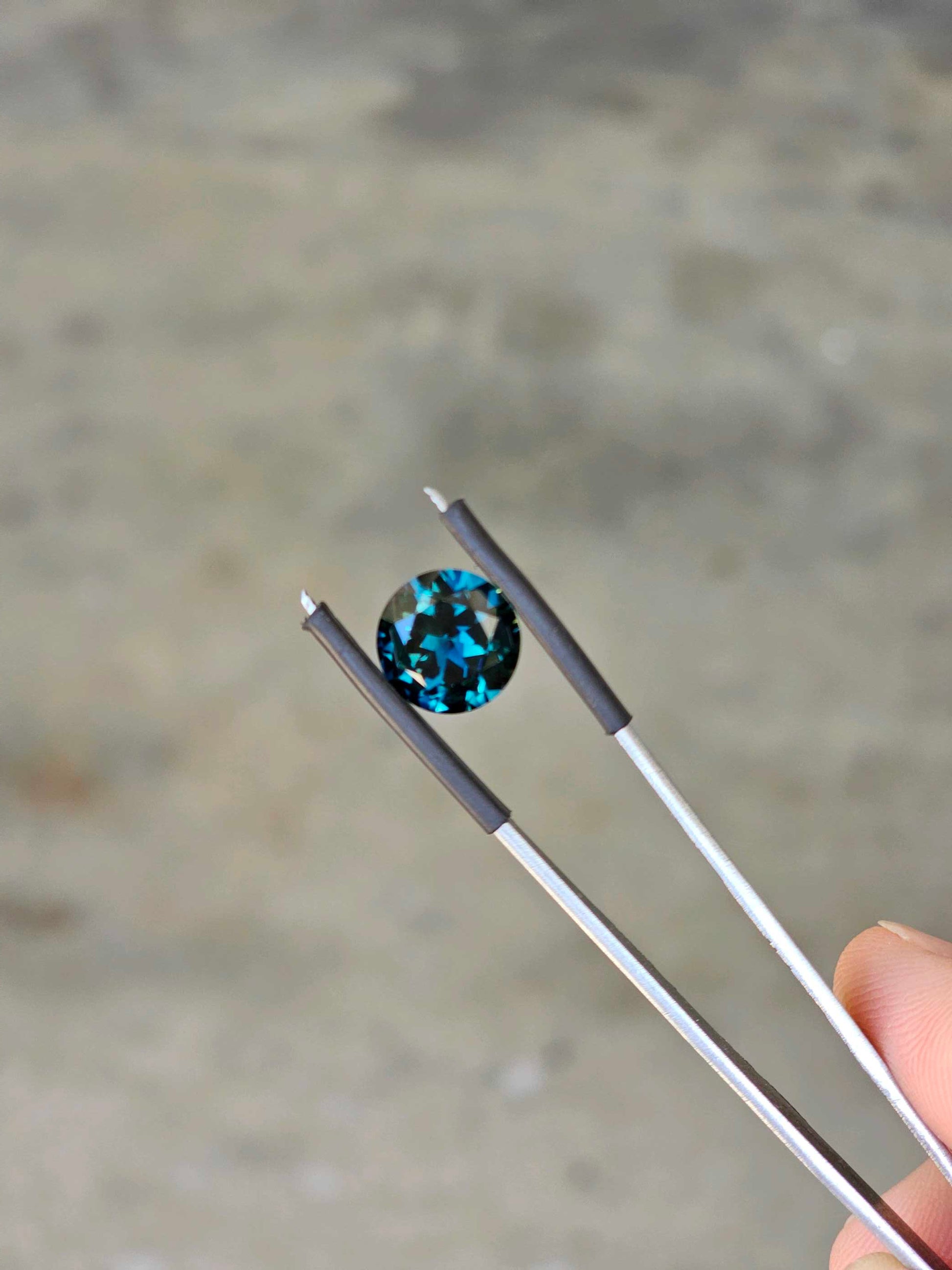 Impressive 4.550ct Australian Blue Sapphire - Evolution Gemstones