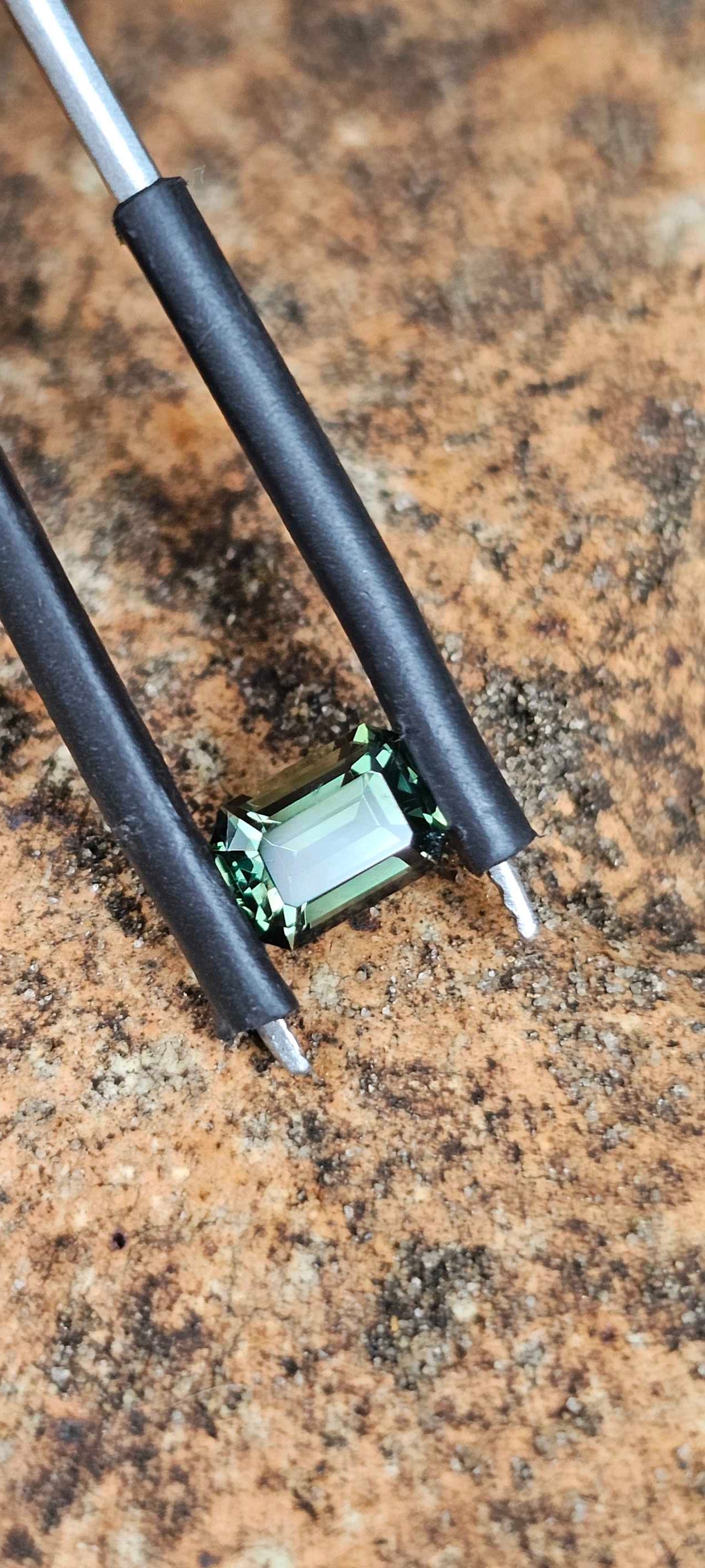 0.78ct forest green sapphire - Evolution Gemstones