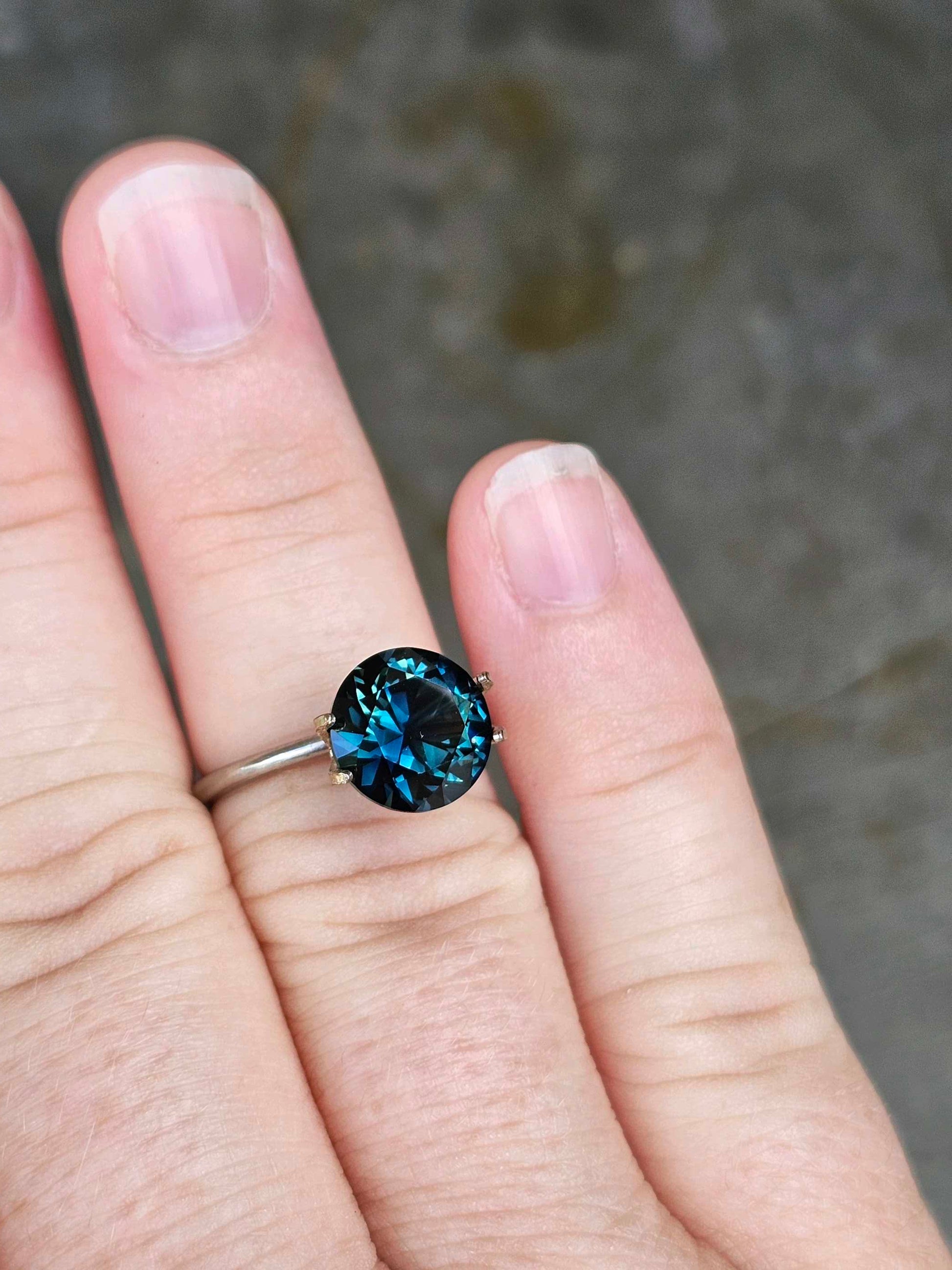 Impressive 4.550ct Australian Blue Sapphire - Evolution Gemstones