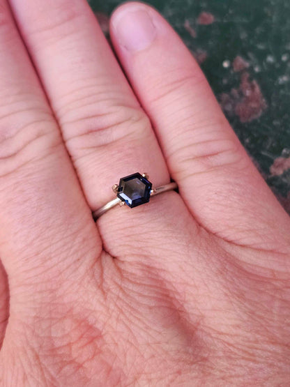 Inky Blue Hex cut Sapphire 1.395ct - Evolution Gemstones