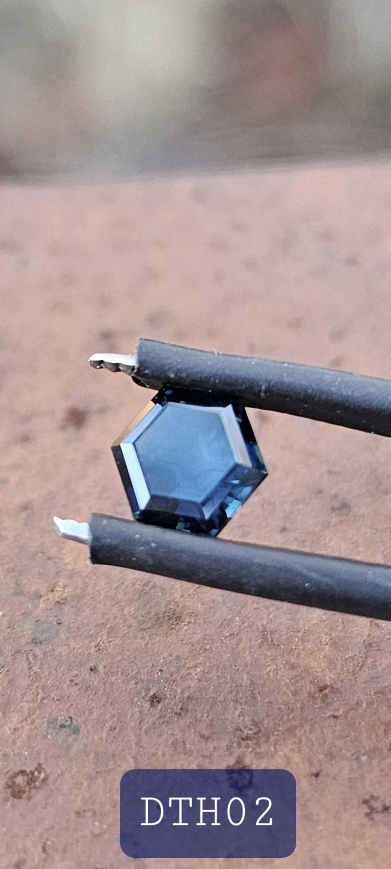 Inky Blue Hex cut Sapphire 1.395ct - Evolution Gemstones