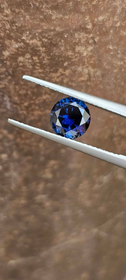 1.535ct midnight blue violet sapphire - Evolution Gemstones