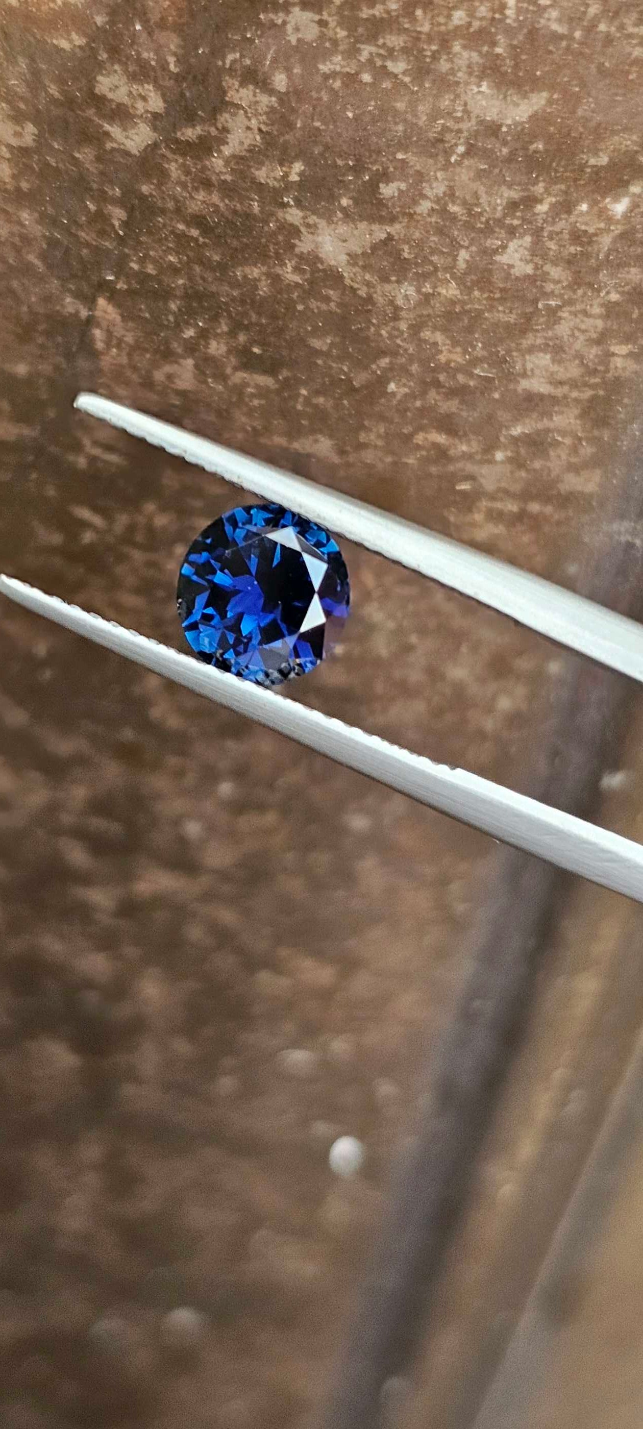 1.535ct midnight blue violet sapphire - Evolution Gemstones