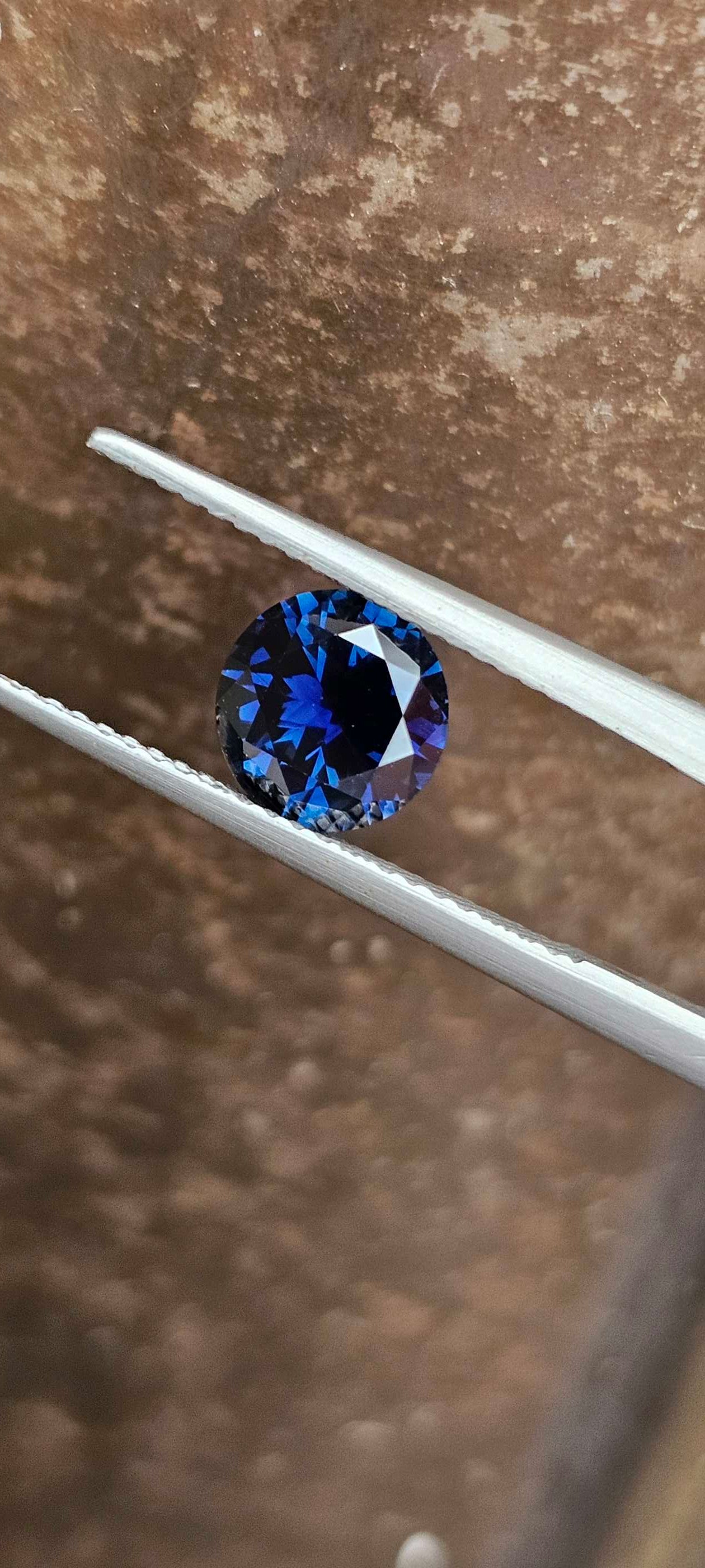 1.535ct midnight blue violet sapphire - Evolution Gemstones