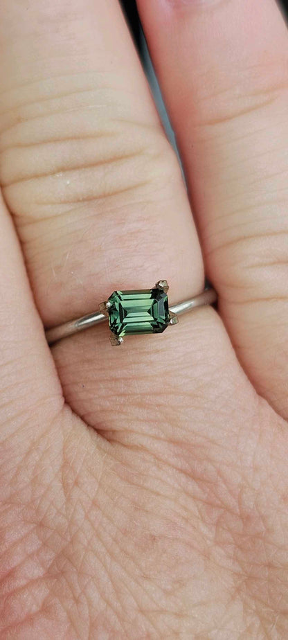 0.78ct forest green sapphire - Evolution Gemstones