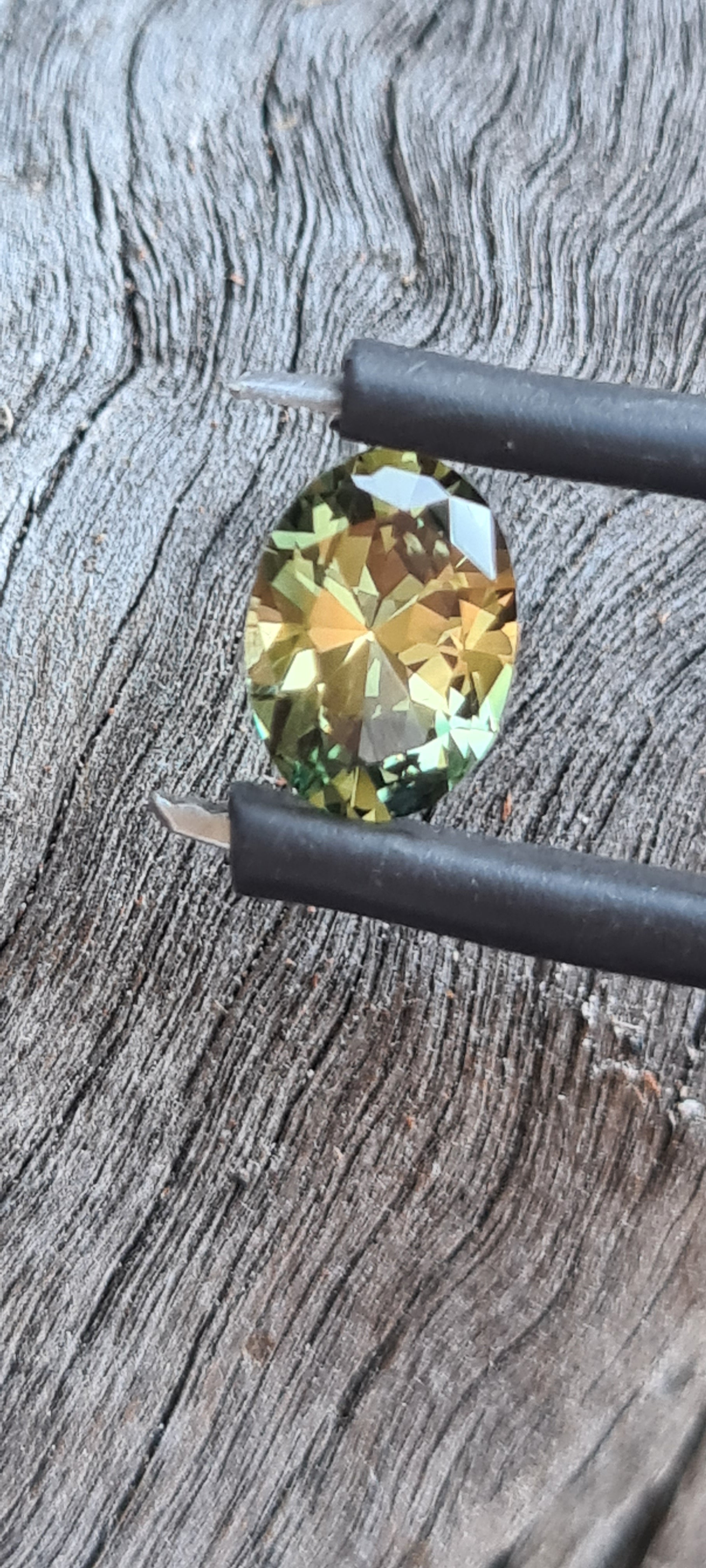 Aussie Oval Parti - Evolution Gemstones