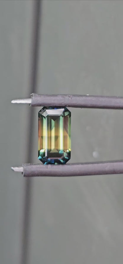 2.075ct unique parti sapphire