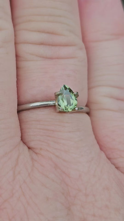 0.655ct Light green pear sapphire