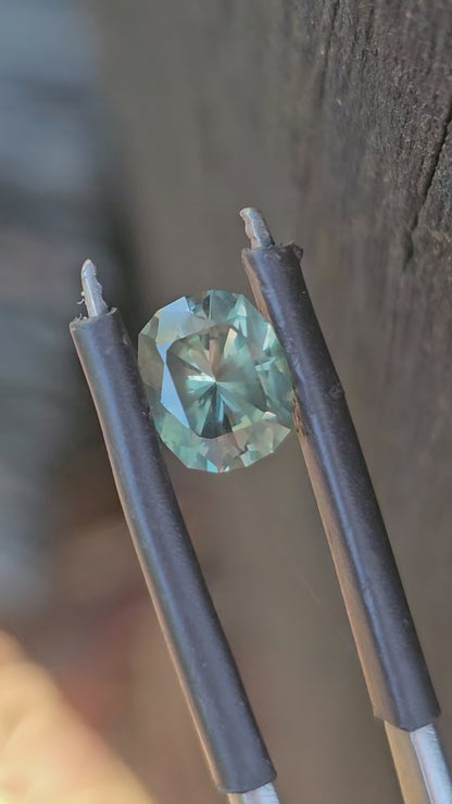 Pale Greeny Blue Sapphire 1.25ct