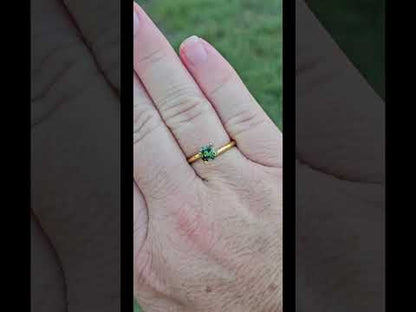 Australian Green Parti Sapphire – Square Brilliant Cut (Vivid Green)