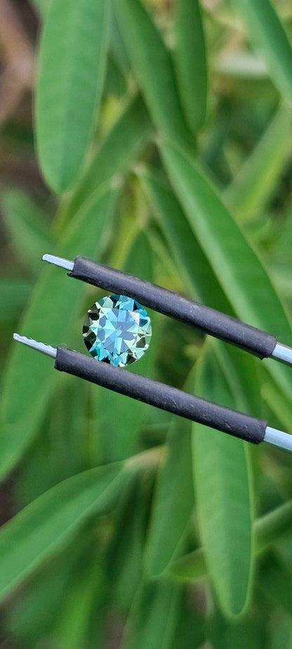 1.21ct round brilliant pretty parti sapphire - Evolution Gemstones