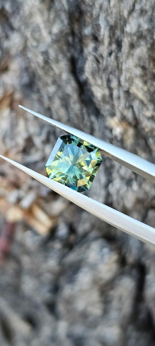 2.5ct Parti Square Emerald Cut Sapphire - Evolution Gemstones