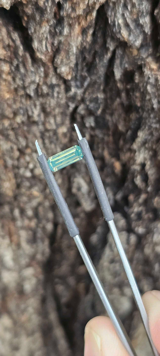 Dreamy 0.86ct rectangle emerald cut sapphire - Evolution Gemstones